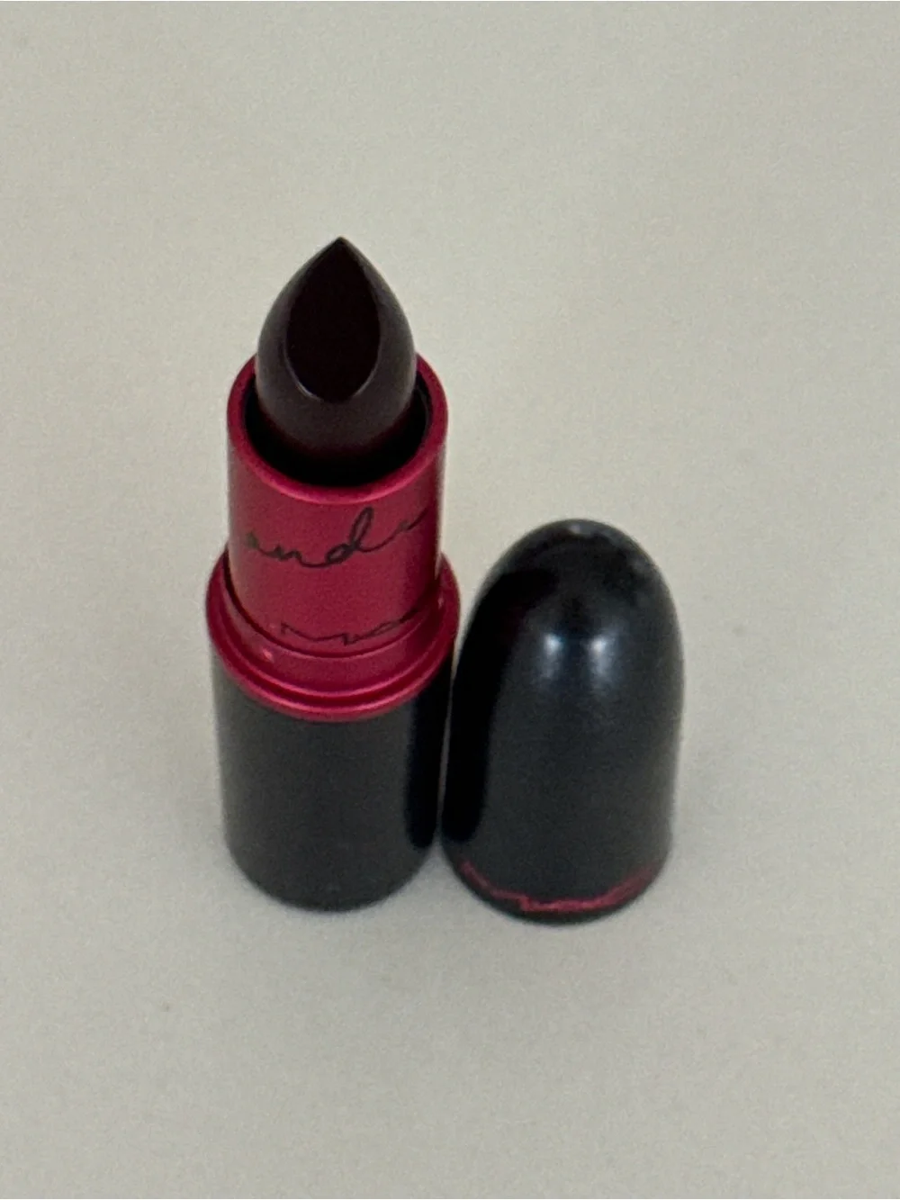 MAC Cosmetics Matte Lipstick Limited Edition- Ariana Grande - Picture 2 of 3